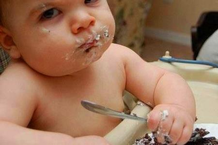 Sladkarije pri otrocih povzročajo agresijo